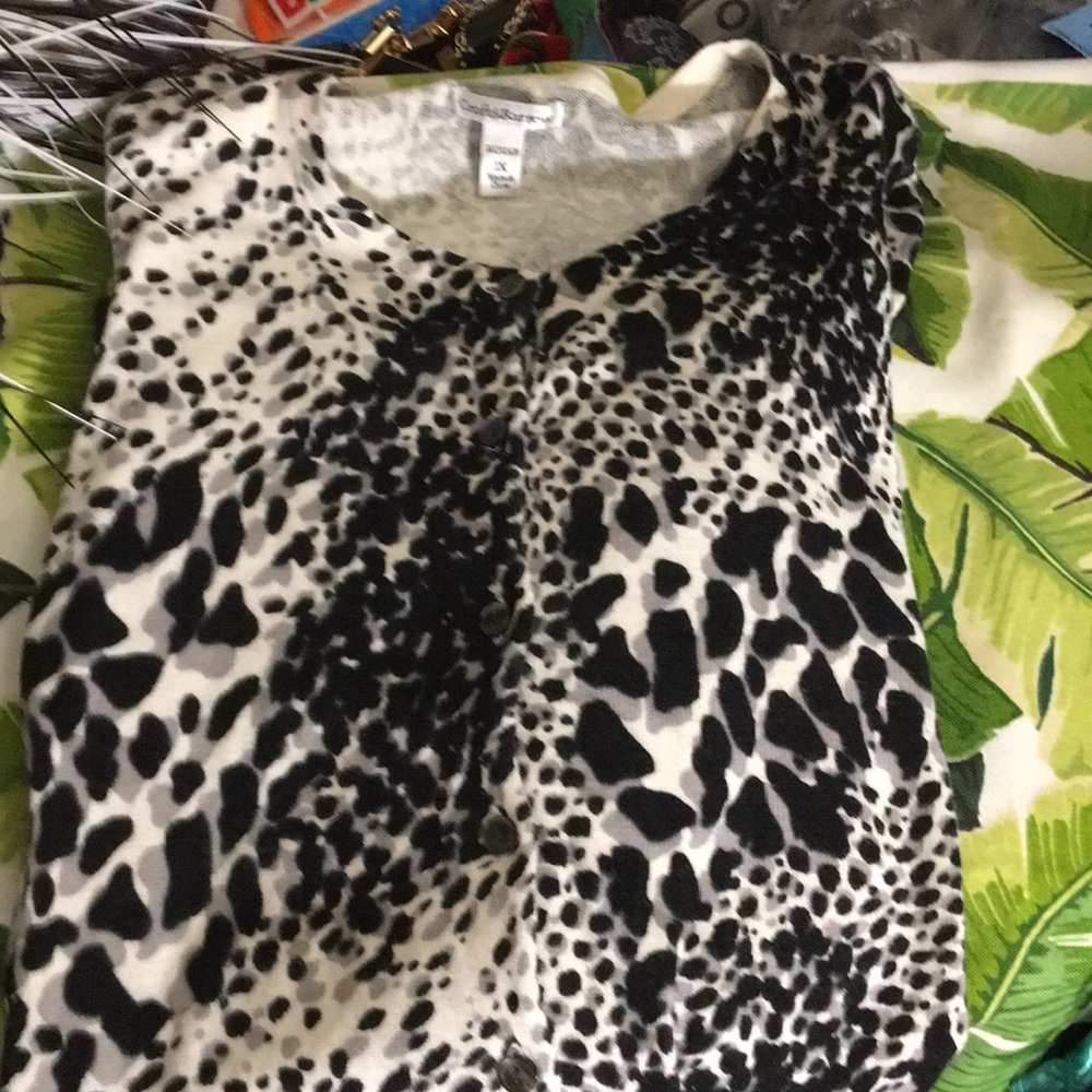 Croft & Barrow long sleeve black and white sweater